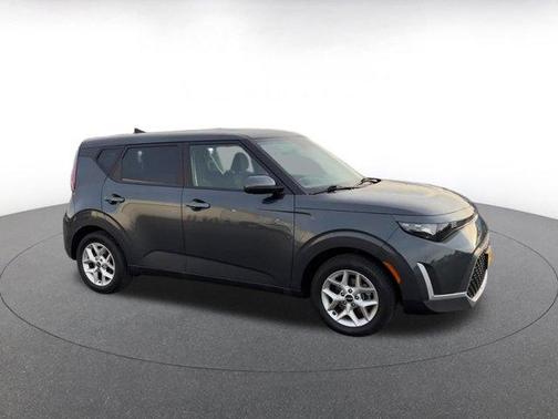 Gravity Gray 2025 Kia Soul LX