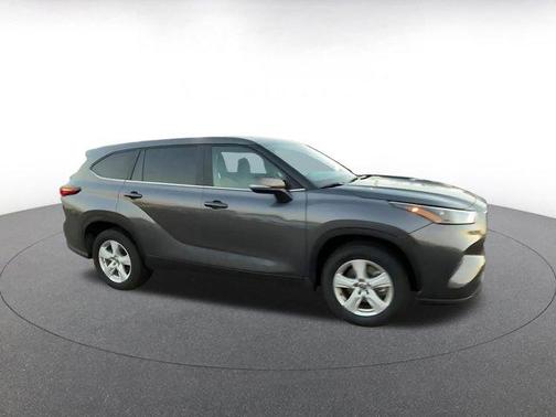 2025 Toyota Highlander LE