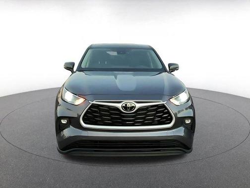 2025 Toyota Highlander LE