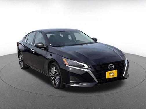 Black 2025 Nissan Altima SV