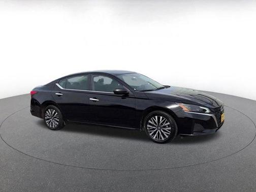 Black 2025 Nissan Altima SV