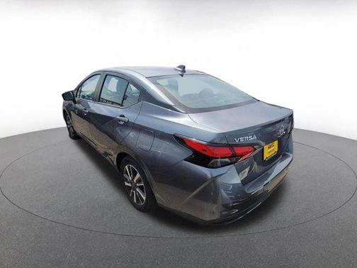 Gun Metallic 2025 Nissan Versa 1.6 SV