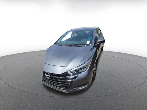 Gun Metallic 2025 Nissan Versa 1.6 SV