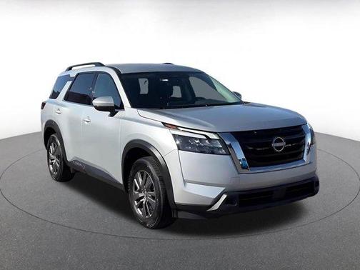 Brilliant Silver Metallic 2025 Nissan Pathfinder SV