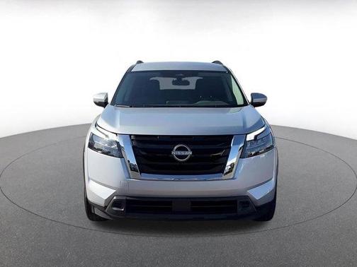 Brilliant Silver Metallic 2025 Nissan Pathfinder SV