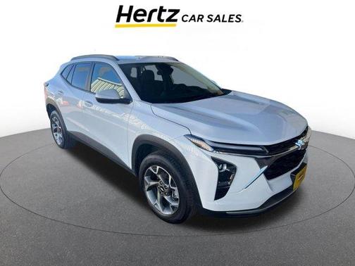 Summit White 2025 Chevrolet Trax LT