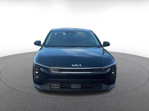 Aurora Black Pearl 2025 Kia K4