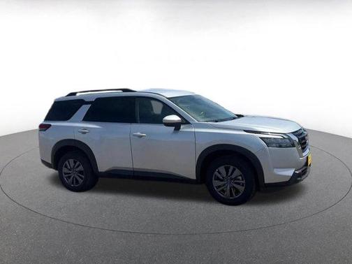 Brilliant Silver Metallic 2025 Nissan Pathfinder SV