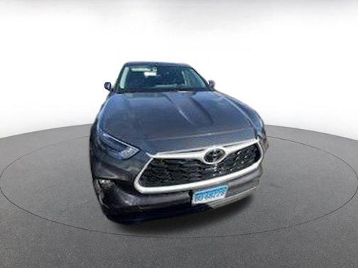 2025 Toyota Highlander LE