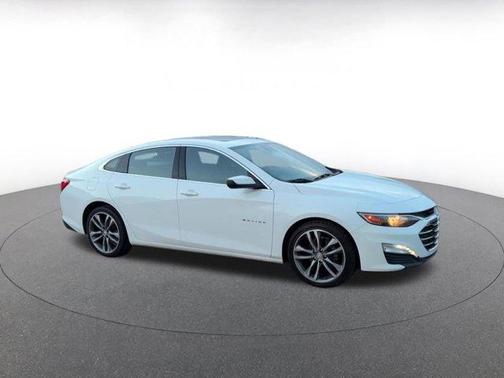 Summit White 2023 Chevrolet Malibu LT