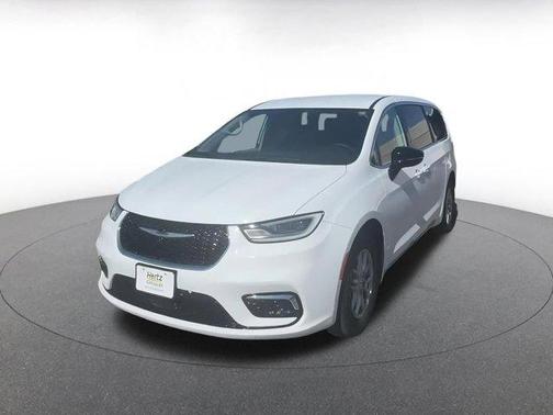 2024 Chrysler Pacifica Touring-L
