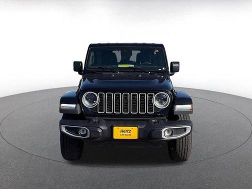 Black Clearcoat 2025 Jeep Wrangler Sahara