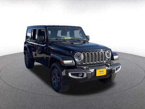 Black Clearcoat 2025 Jeep Wrangler Sahara