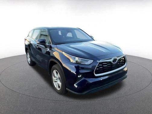 2025 Toyota Highlander LE