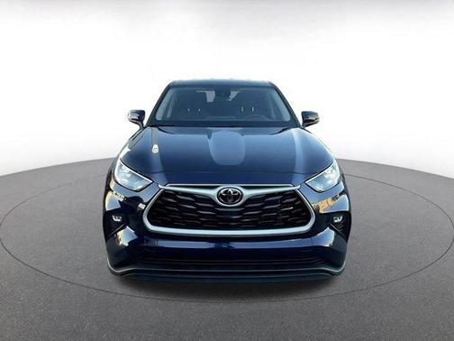 2025 Toyota Highlander LE