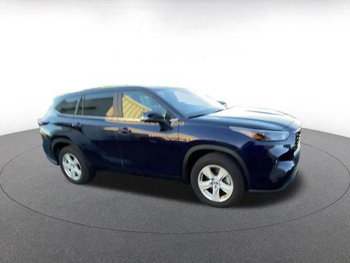 2025 Toyota Highlander LE