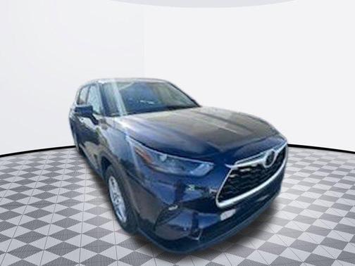 2025 Toyota Highlander LE