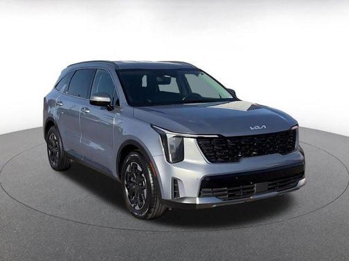 Everlasting Silver 2024 Kia Sorento S