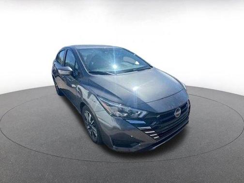 Gun Metallic 2025 Nissan Versa 1.6 SV