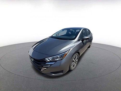 Gun Metallic 2025 Nissan Versa 1.6 SV