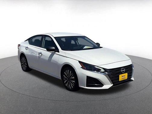 Glacier White 2025 Nissan Altima SV