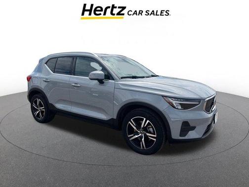 2024 Volvo XC40 CORE
