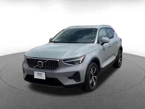 2024 Volvo XC40 CORE