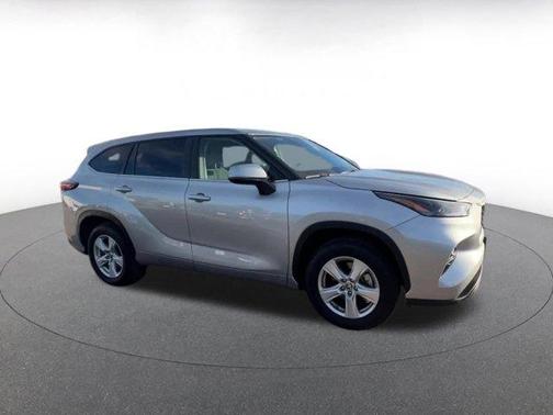 2025 Toyota Highlander LE