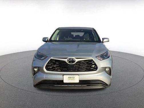 2025 Toyota Highlander LE