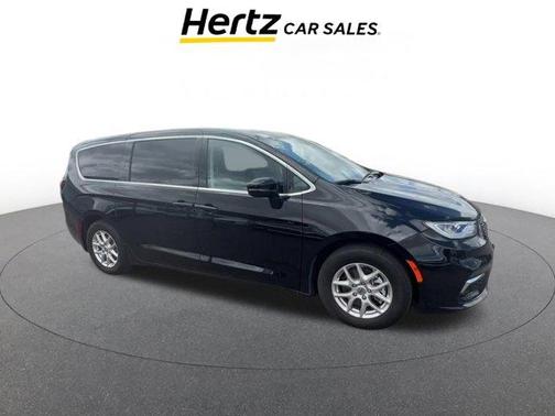 2024 Chrysler Pacifica Touring-L