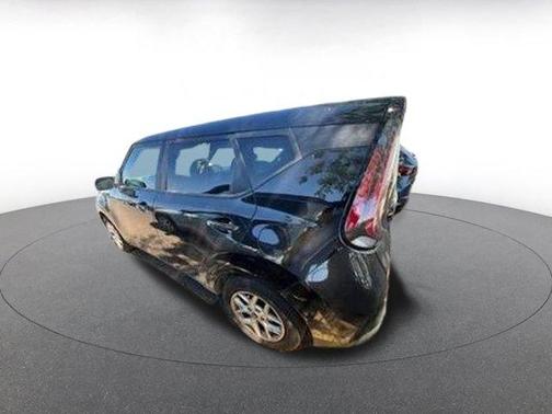 Fusion Orange 2025 Kia Soul LX