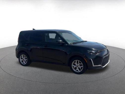 Fusion Orange 2025 Kia Soul LX