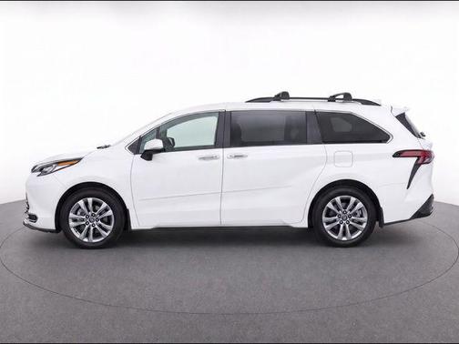 Pearl 2023 Toyota Sienna Limited