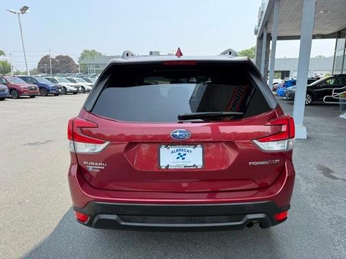 2022 Subaru Forester Premium