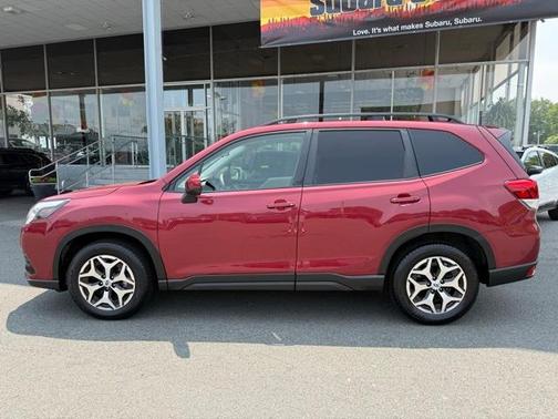2022 Subaru Forester Premium