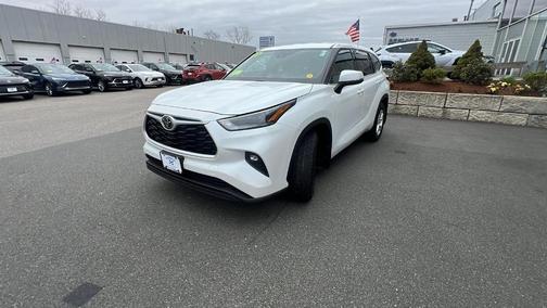 Wind Chill Pearl 2022 Toyota Highlander LE