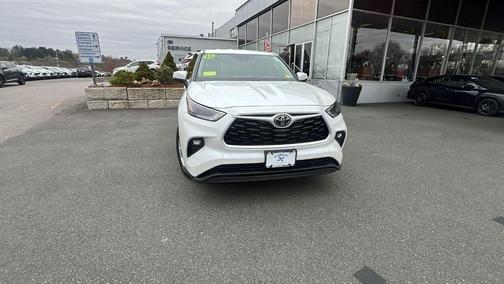 Wind Chill Pearl 2022 Toyota Highlander LE