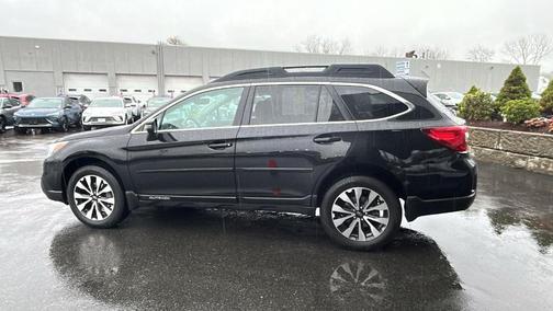 Crystal Black Silica 2017 Subaru Outback 3.6R Limited