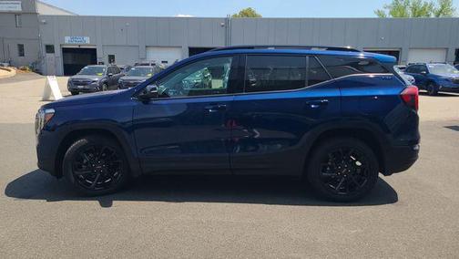 Marine Metallic 2023 GMC Terrain SLT