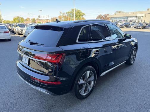 2022 Audi Q5 40 Premium Plus