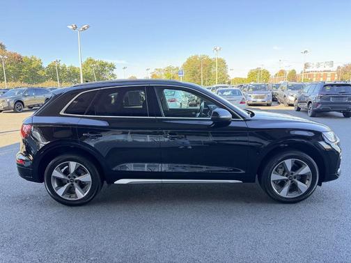 2022 Audi Q5 40 Premium Plus
