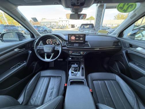 2022 Audi Q5 40 Premium Plus