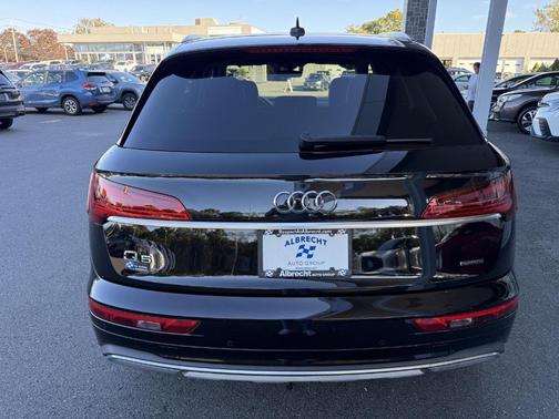 2022 Audi Q5 40 Premium Plus