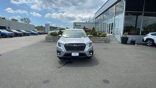 Ice Silver Metallic 2023 Subaru Forester Limited