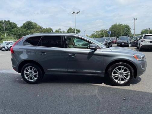 2016 Volvo XC60 T5 Platinum