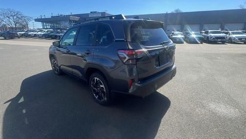 Magnetite Gray Metallic 2026 Subaru Forester Premium