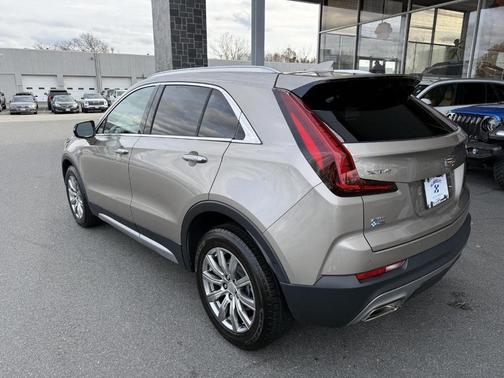 2022 Cadillac XT4 Premium Luxury