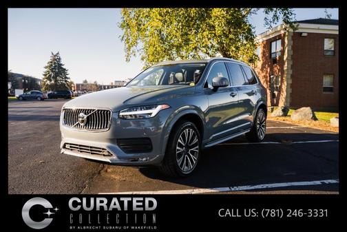 2022 Volvo XC90 T6 Momentum 7 Passenger