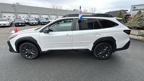 Crystal White Pearl 2024 Subaru Outback Onyx Edition