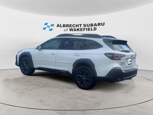 Crystal White Pearl 2024 Subaru Outback Onyx Edition